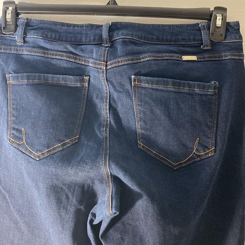 INC Denim | Skinny Leg Curvy Fit Short Style - Picture 5 of 12